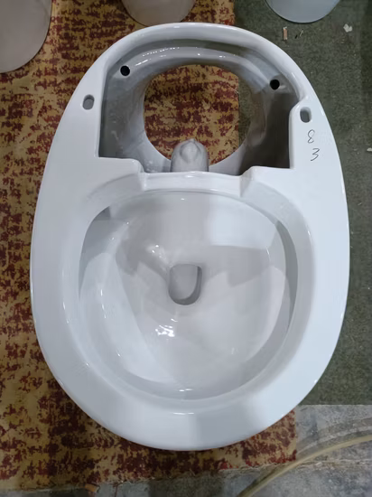 衛生陶器自動水洗トイレスマート便器リムレス水スプレー販売のためのセラミックインテリジェントトイレ